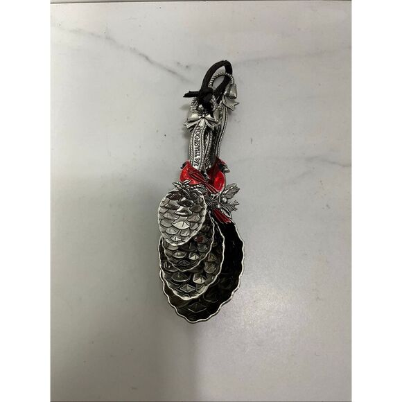 GANZ Red Cardinal and Pinecone Measuring Spoon Set - Picture 4 of 5